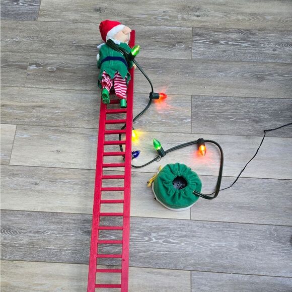 Mr. CHRISTMAS Super Climbing Elf HTF rare  climbs up and down with music lights! - Picture 6 of 13